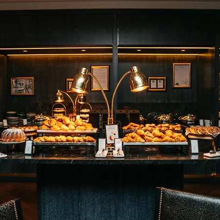 Hilton Vienna Plaza