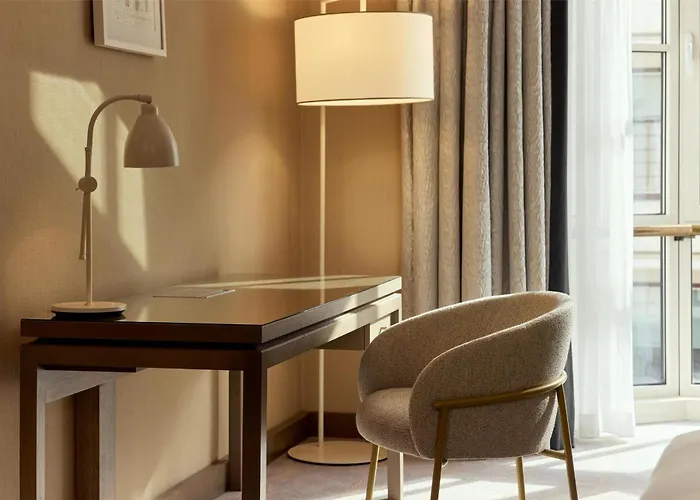 Hilton Plaza Hotel