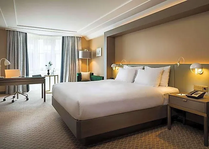 Hilton Plaza