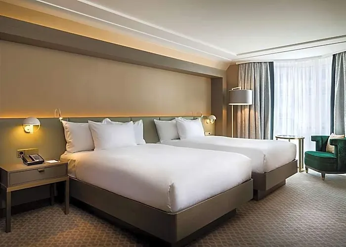 Hotel Hilton Plaza 4*