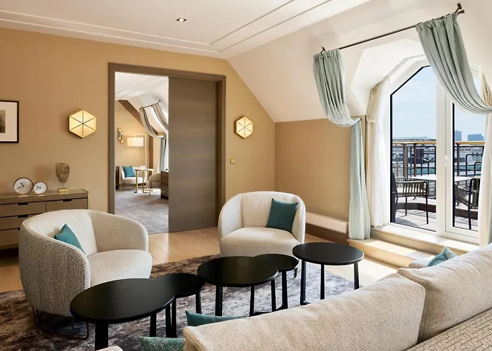 Ξενοδοχείο Hilton Plaza