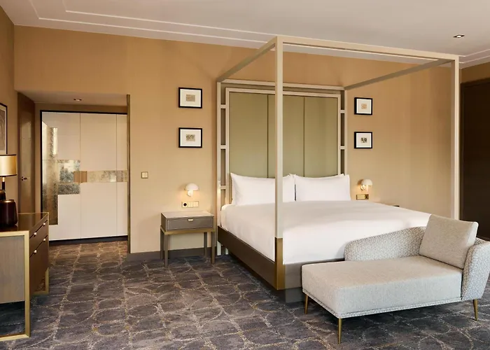 Hilton Plaza 4* Βιέννη