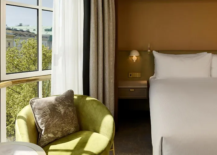 Hilton Plaza 4*