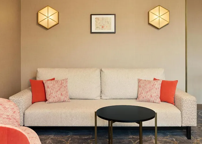 Hilton Plaza Ξενοδοχείο 4*