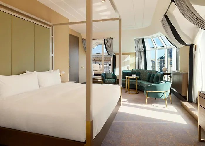 Hilton Plaza Hotel 4*