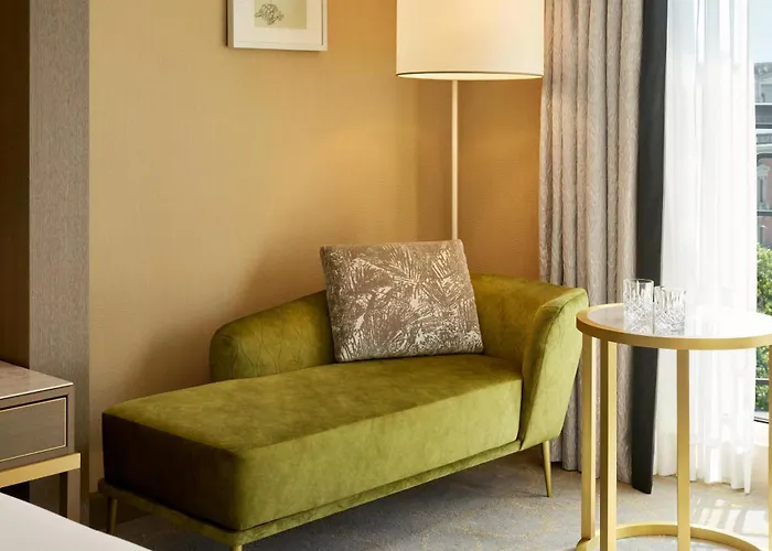 Ξενοδοχείο Hilton Plaza 4*