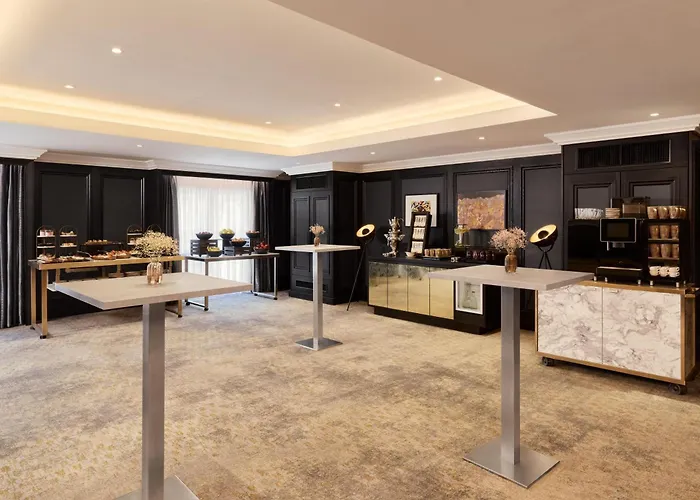 Ξενοδοχείο Hilton Plaza